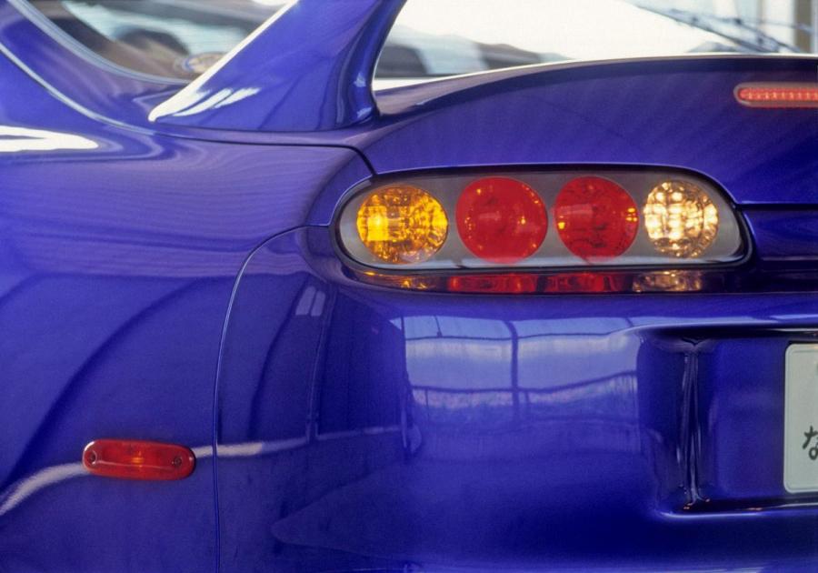 Детали экстерьера Toyota Supra RZ 1996 года  (фото 26 из 29)